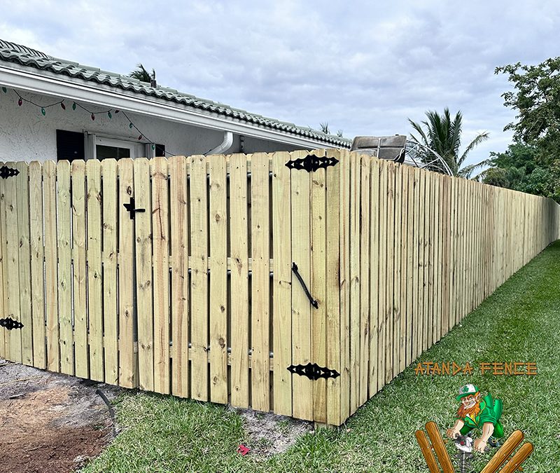 Shadowbox Wood Fence – Wood Fence – Wood Fence Installation – Fence Installation – Coral Springs, FL Fence Installation – Broward County, FL Fence Installation
