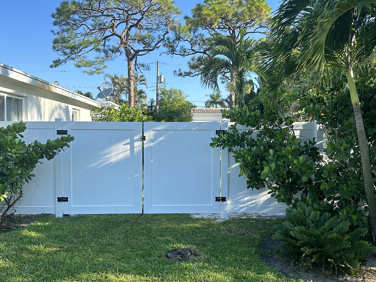 Tongue & Groove PVC Privacy Fence in Oakland Park, FL