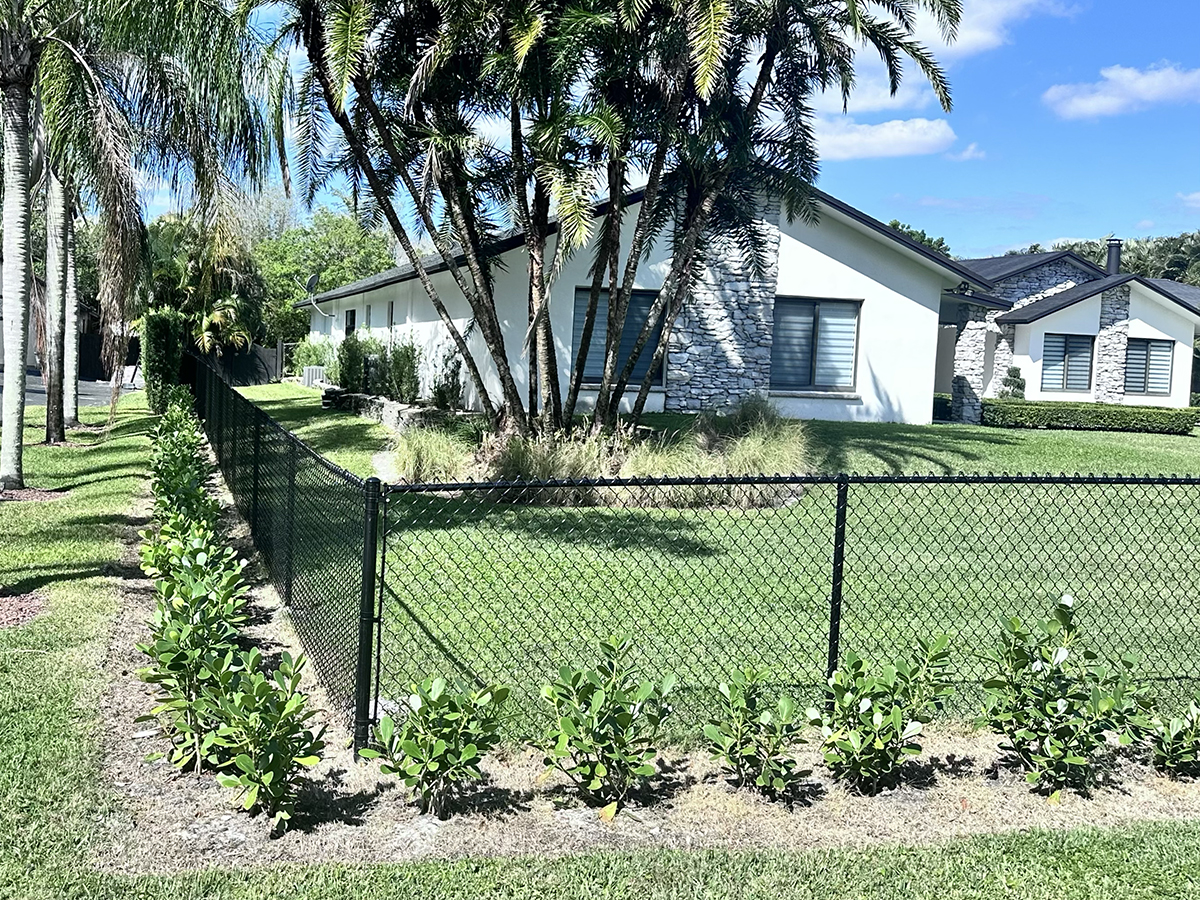 Vinyl Chainlink Fence in Davie