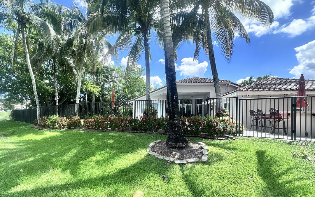 Bronze Mechanical Aluminum Fence in Weston