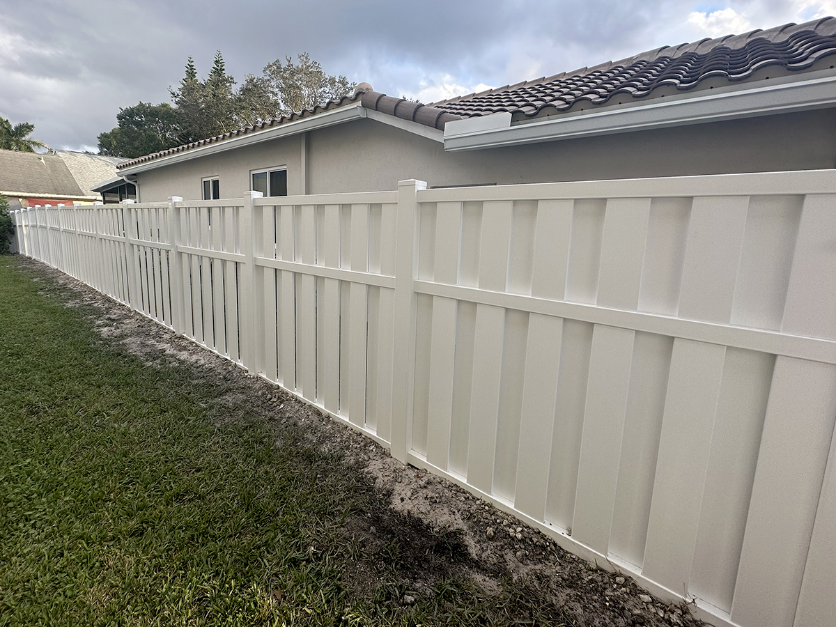 Pool Code Shadowbox PVC Fence in Hollywood