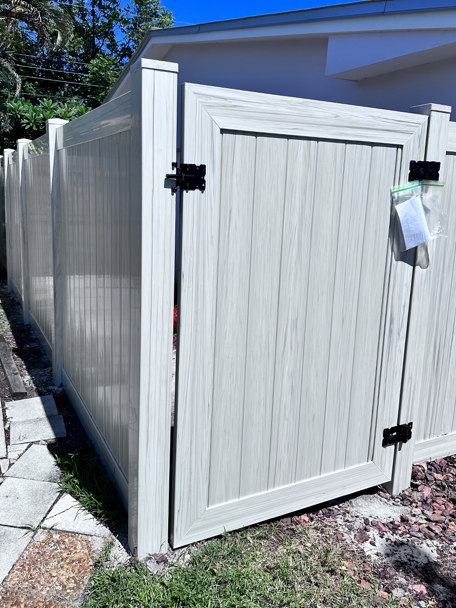Aspen PVC Privacy Fence in Fort Lauderdale