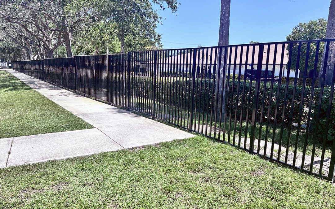 CF10 Mechanical Aluminum Commercial Fence in Oakland Park