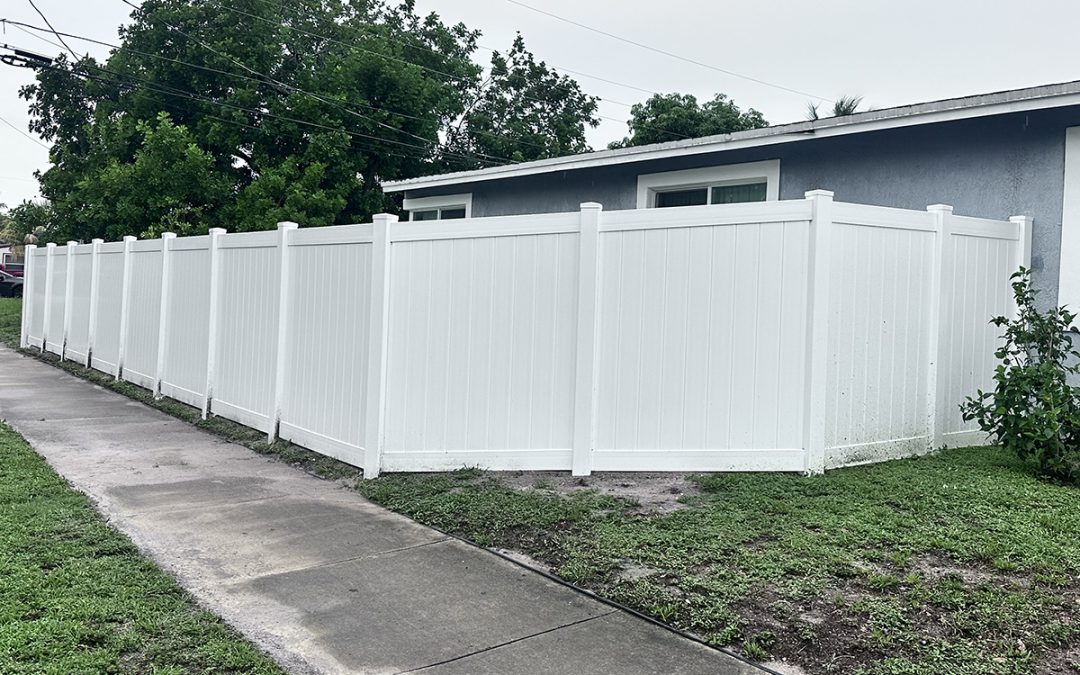 White PVC Privacy Fence in Hollywood