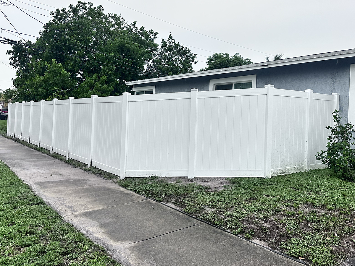 White PVC Privacy Fence in Hollywood