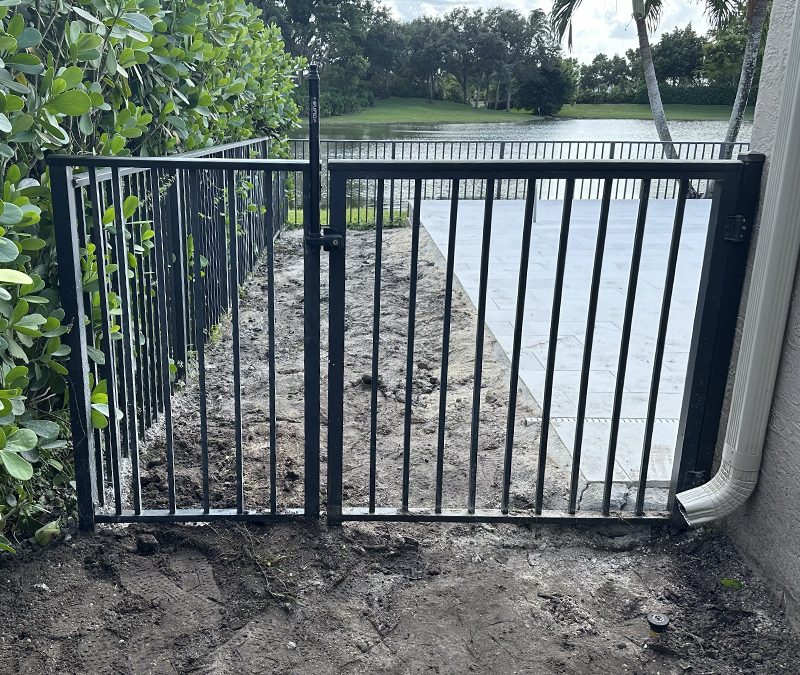 Black CF10 Mechanical Aluminum Pool Fence in Parkland